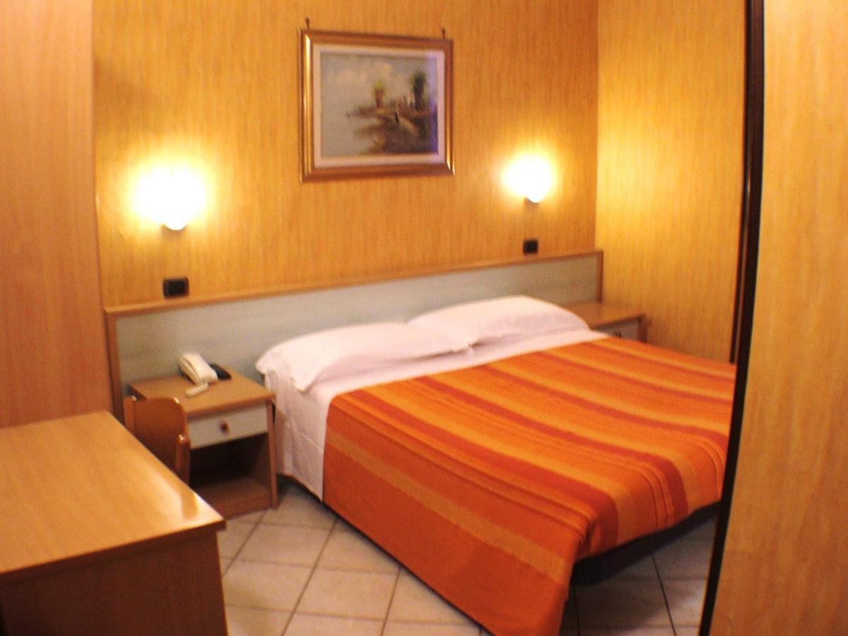 Hotel Isolabella Bussoleno Exterior photo